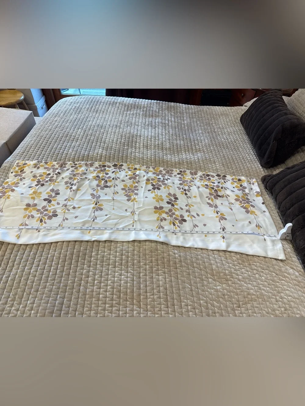 Set of 4 White Floral Curtain Valance with Yellow and Gray Brown Leaves